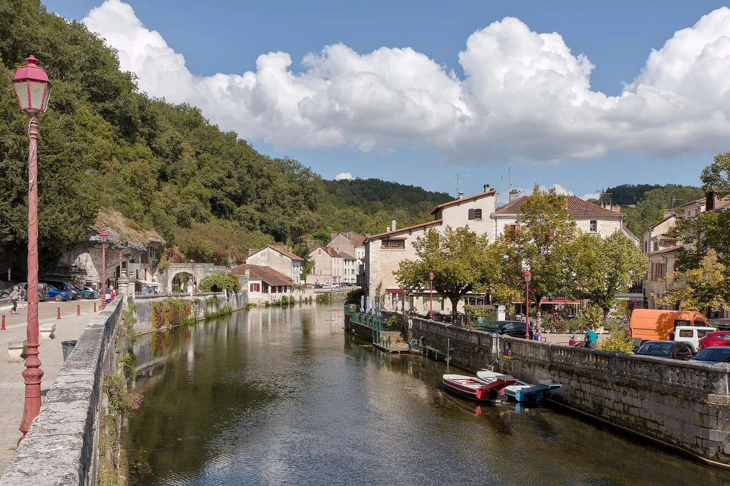 The Dronne through the centre of Brantôme