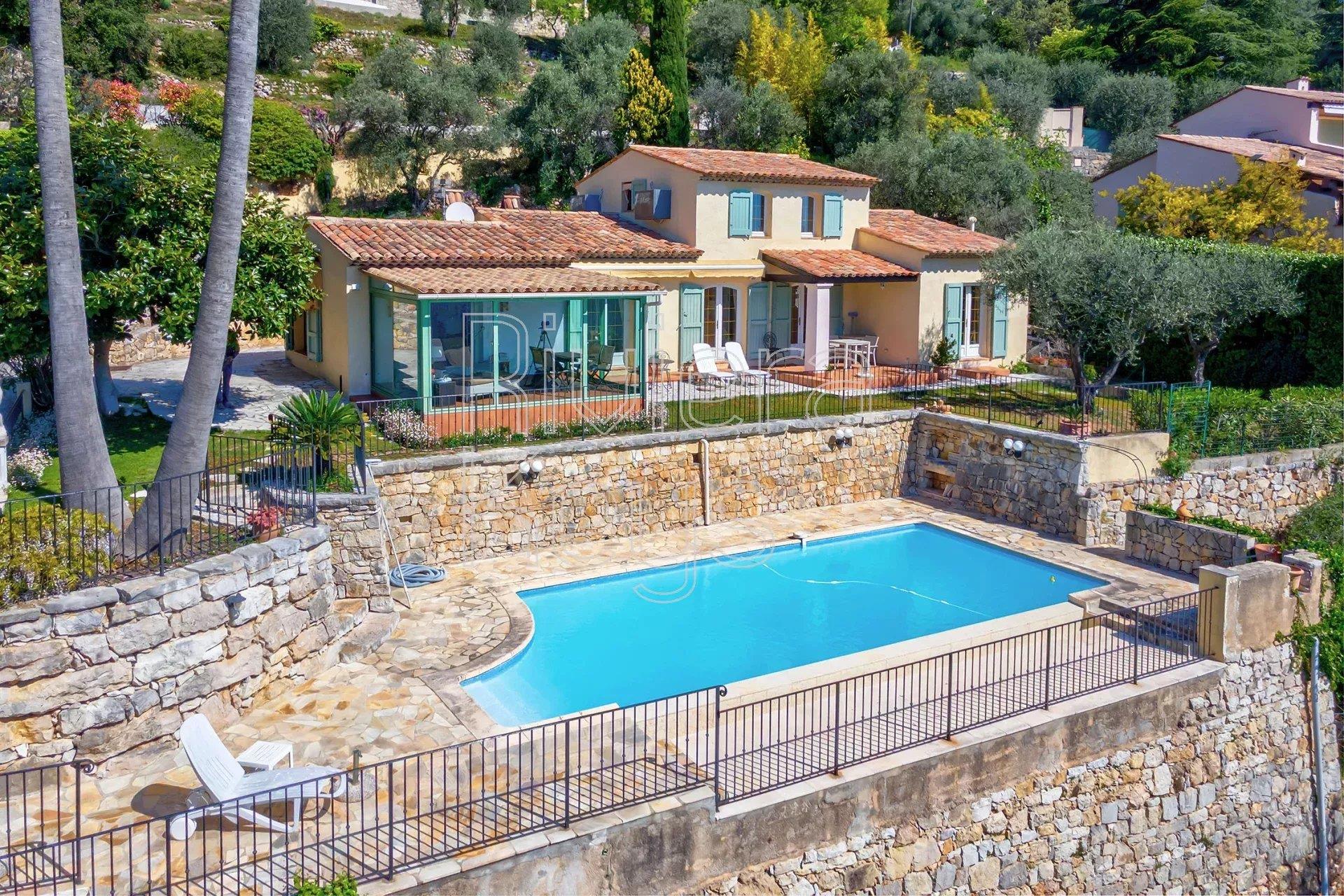 Charming sea view property with infinity pool on the Côte d'Azur